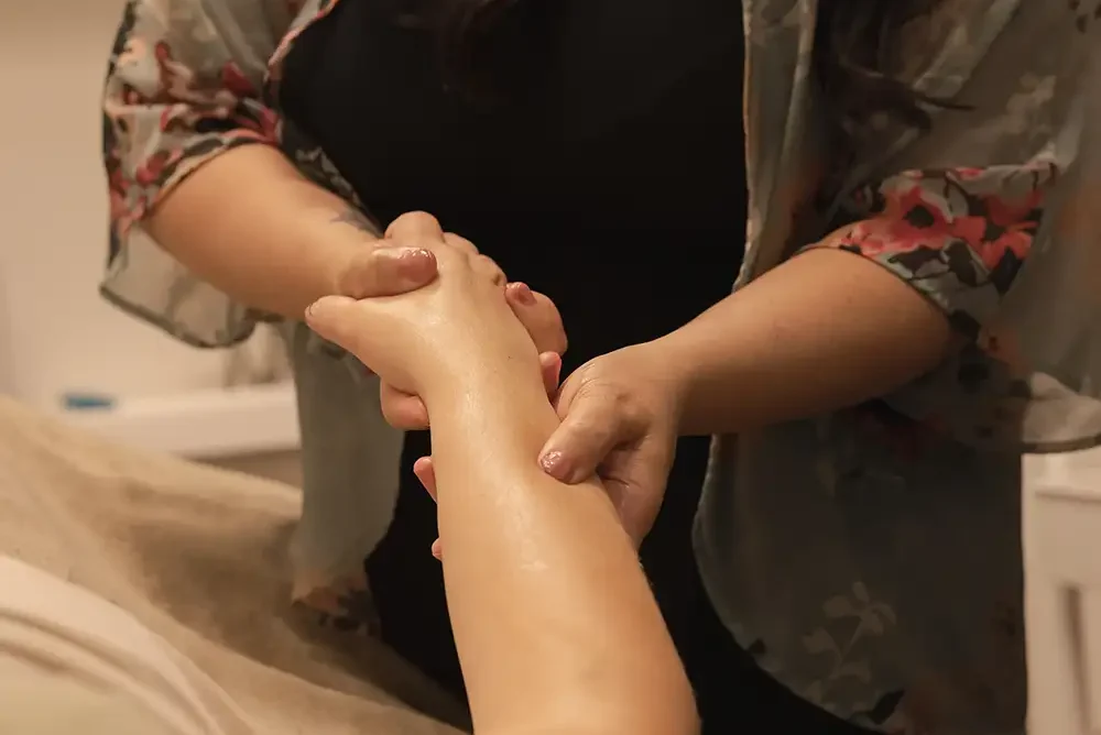 arm and hand massage